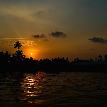 Chilanka Lake View Resort Alappuzha Exterior foto