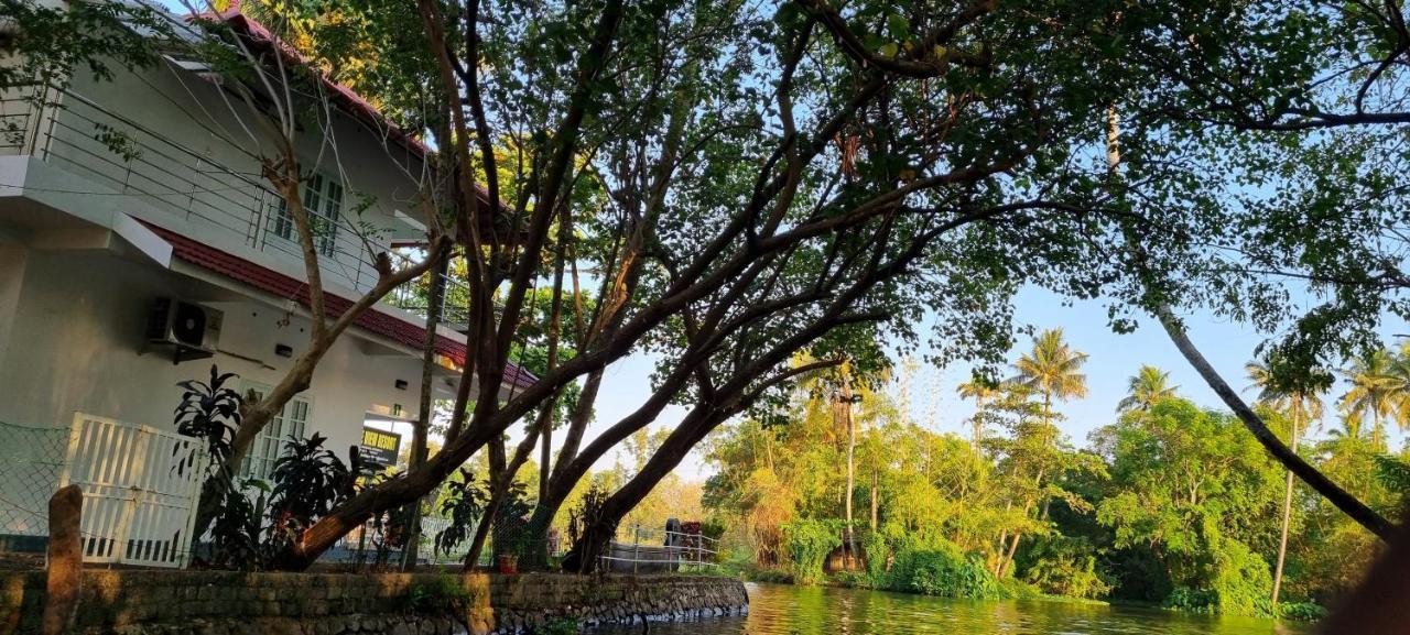Chilanka Lake View Resort Alappuzha Exterior foto